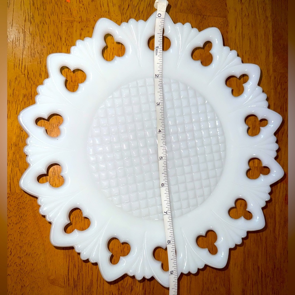 Vintage Kemple milk glass open lace 9” plate w/ quilted center